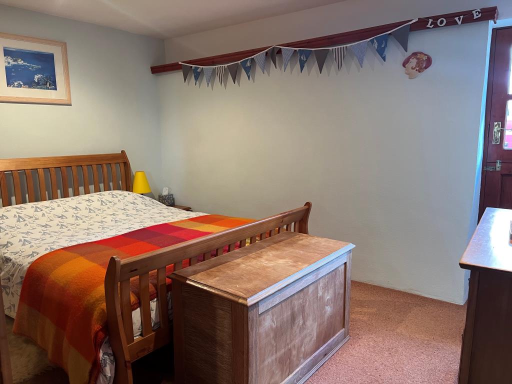 Lot: 24 - DETACHED BARN CONVERSION IN A LOVELY COUNTRYSIDE SETTING -